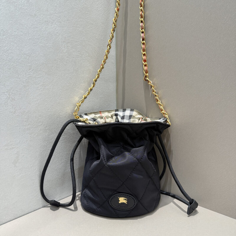 Burberry Horseshoe 收纳袋 型号4481