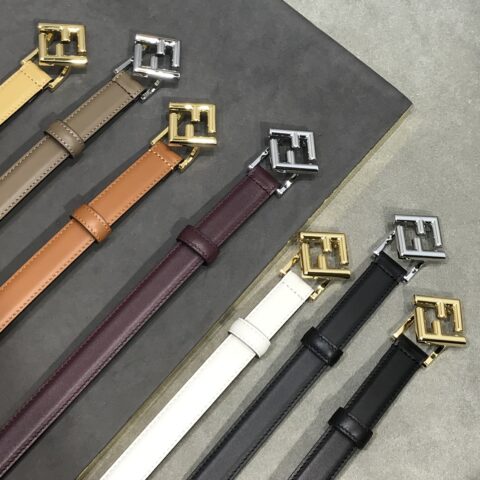 FENDI 原单进口双面头层牛皮，搭配原单钌钯电镀F扣，