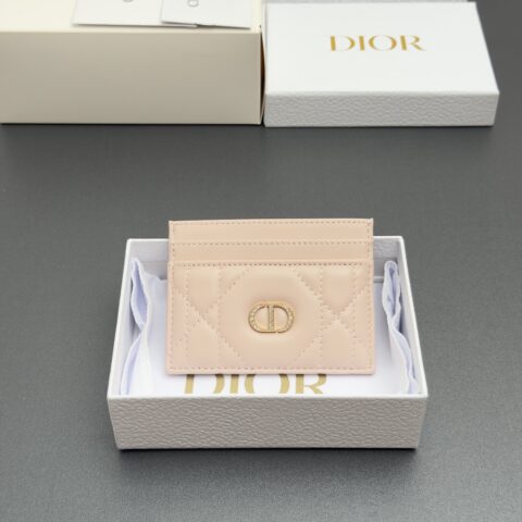 DIOR Caro Freesia卡夹系列 型号:S4205 胭脂粉超大腾格纹羊皮
