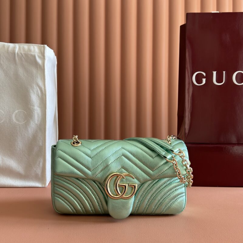 GUCCI GG Marmont系列 型号：837267 绿金色羊皮/原厂皮