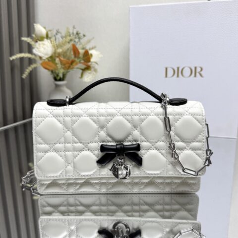 DIOR  迷你链条手袋-羊皮蝴蝶结 型号: 0812白配黑