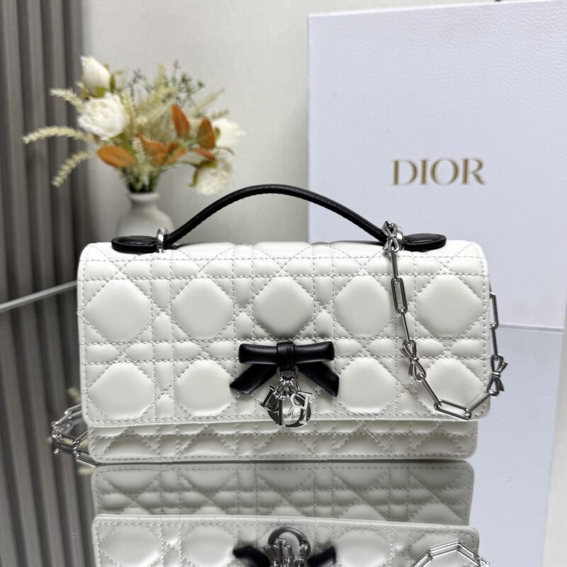 DIOR  迷你链条手袋-羊皮蝴蝶结 型号: 0812白配黑