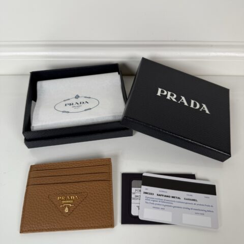 PRADA P家➡️鹿皮小卡包，型号2MC223，男女通用款