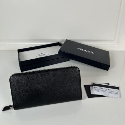 PRADA P家➡️男士款小号 黑色 压字标 元单品质，型号2M1317