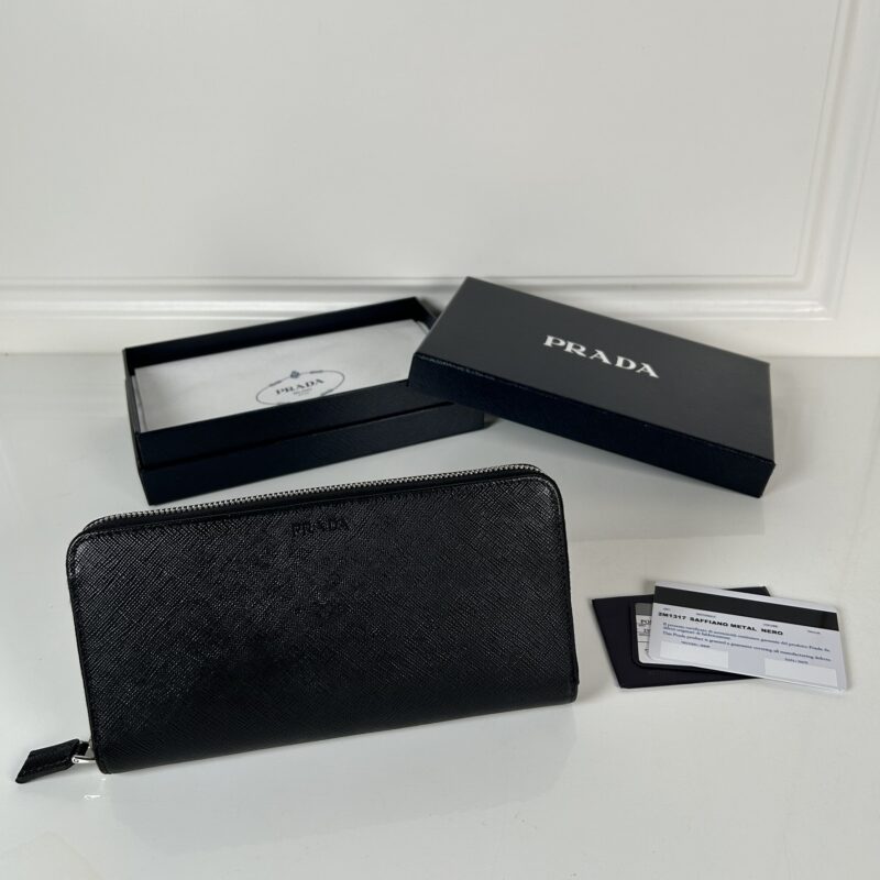 PRADA P家➡️男士款小号 黑色 压字标 元单品质，型号2M1317