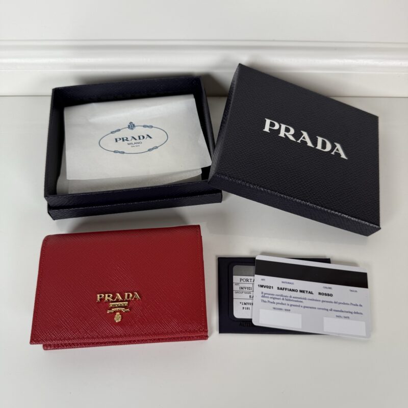 PRADA P家→按扣式开合短夹,男女通用,型号1MV021