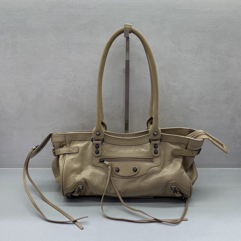 Balenciaga LE City 横版机车包 款号：845704【杏色】