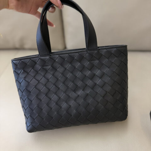 BV Mini Intrecciato Zipped Tote 型号:855504 黑色