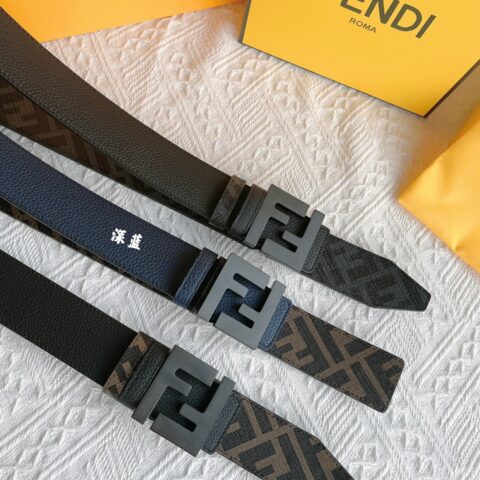 FENDI 此款FF徽标精湛工艺金属扣