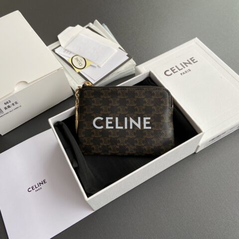 CELINE TRIOMPHE光滑牛皮革零錢卡片包编号:10C662BTA.38NO663 662 黃褐/老花