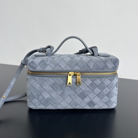 BV Vanity Case 麂皮化妆包 789109反绒/云雾蓝