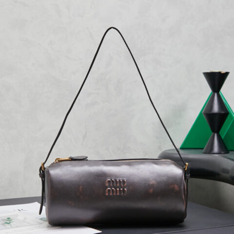 MIUMIU 新品圆筒包 5NE851 复古色