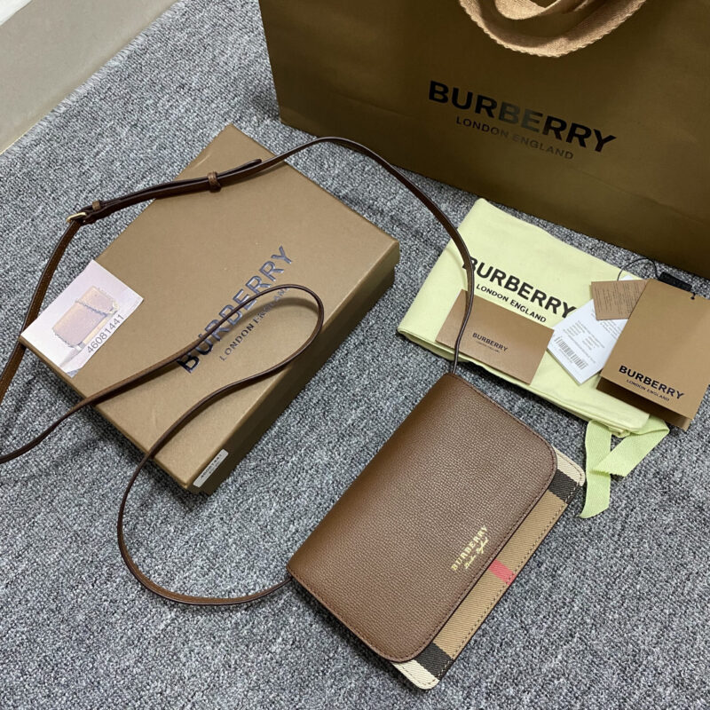 Burberry B家两用小肩包手包两用 型号1441