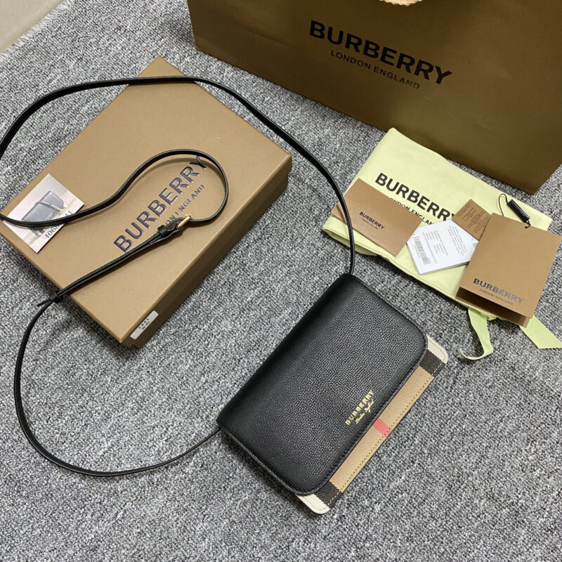 Burberry B家两用小肩包手包两用 型号1441