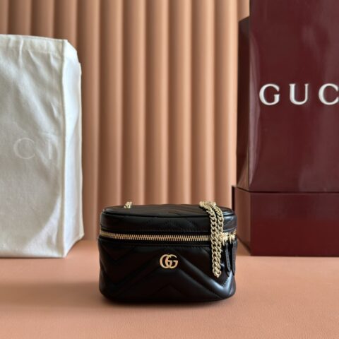 GUCCI GG Marmont系列 型号：837455黑色全皮