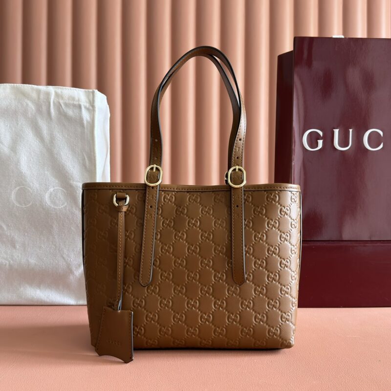 GUCCI GG Emblem系列 型号：847456棕色压花
