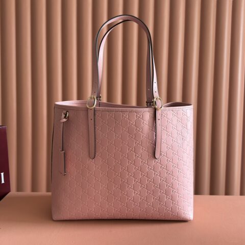 GUCCI GG Emblem系列 型号:847455 粉色压花