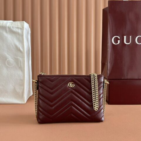 GUCCI GG Marmont系列 型号:837742红色全皮