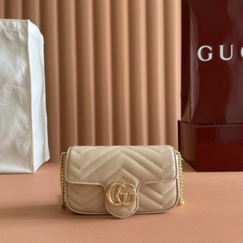 GUCCI GG Marmont系列超迷你手袋 型号:476433 浅杏皮全皮/原厂皮