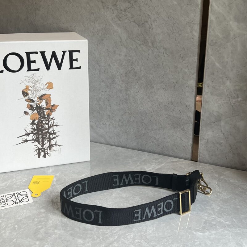 LOEWE 字母宽肩带 高级黑 1007