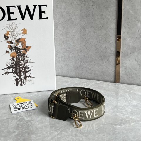 LOEWE 字母宽肩带 卡其绿 1008