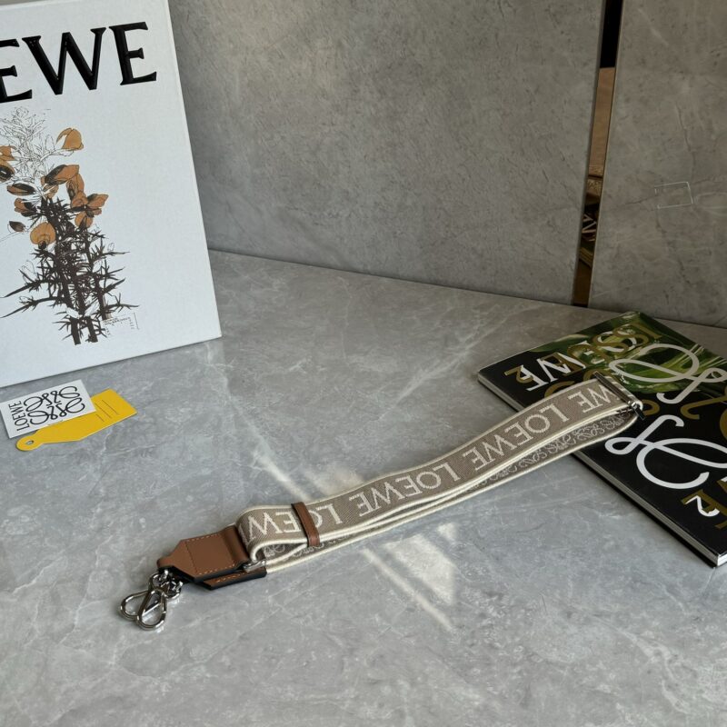 LOEWE 字母宽肩带 1009