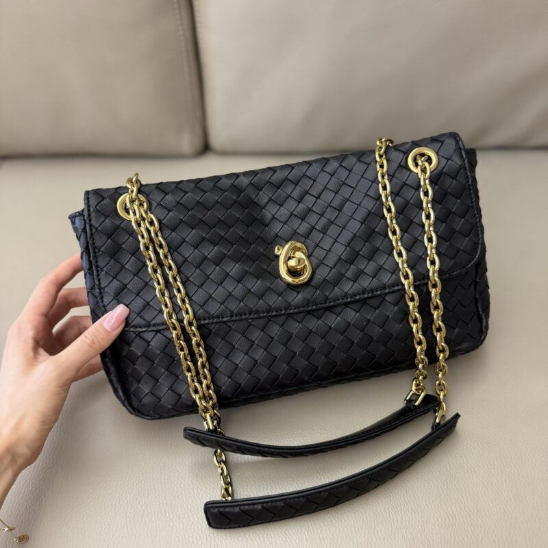 BV Madison 编织肩背包 型号:876648 黑色