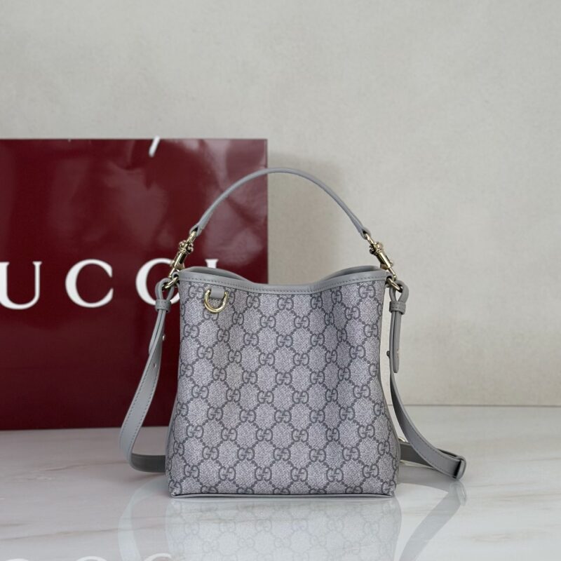GUCCI 专柜品质，顶级原单货，实物实拍！款号815118灰胶