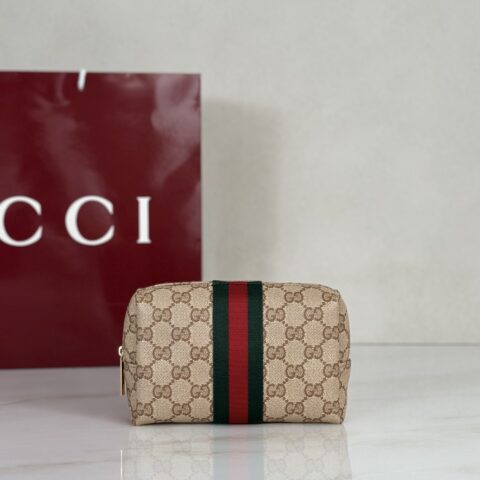 GUCCI 专柜品质，顶级原单货，实物实拍！款号876050杏水晶布