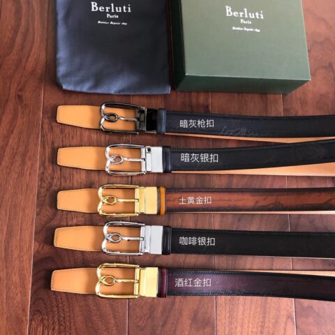 BERLUTI 采用35mm精钢针式金属扣相融合