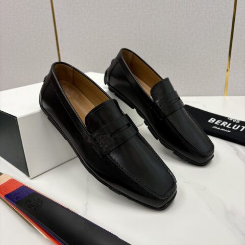 BERLUTI Saturnin Scritto图纹皮革驾车鞋