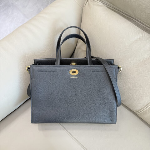 Burberry B家新款托特包 型号3431