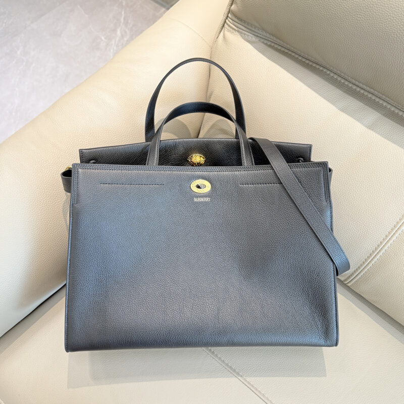 Burberry B家新款托特包 型号3371