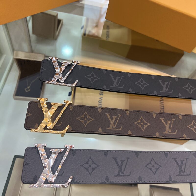 LV 腰带能为男性增添或是成熟的魅力 40mm
