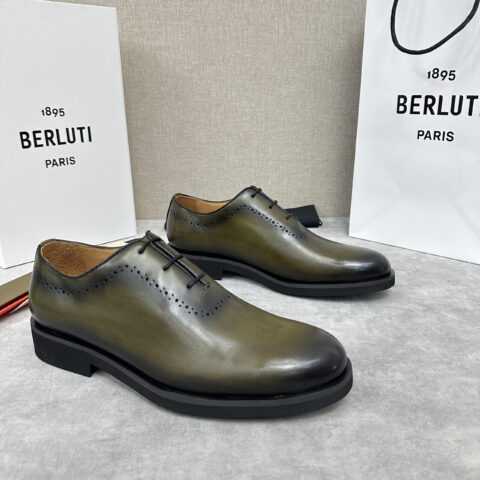 BERLUTI 新品男士正装皮鞋 Aplomb Bergamo Scritto图纹皮革德比鞋