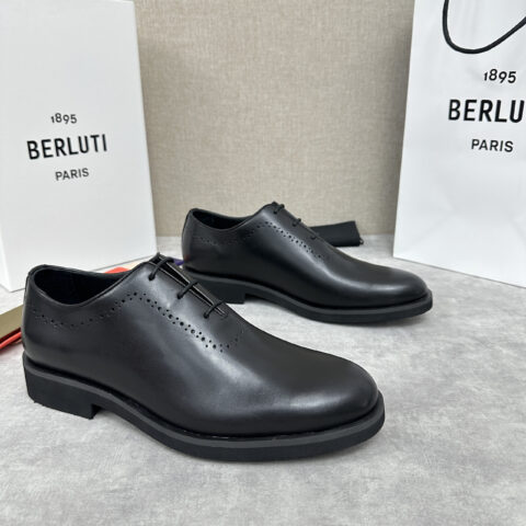 BERLUTI 新品男士正装皮鞋 Aplomb Bergamo Scritto图纹皮革德比鞋