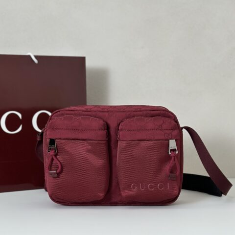 GUCCI 专柜品质，顶级原单货，实物实拍！款号834475红色帆布