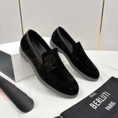 BERLUTI 新款手工擦色拼反毛皮乐福鞋