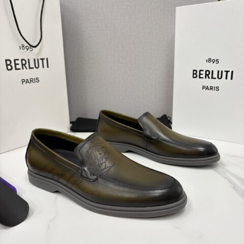 BERLUTI 新款手工擦色乐福鞋