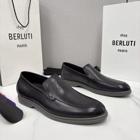 BERLUTI 新款手工擦色乐福鞋