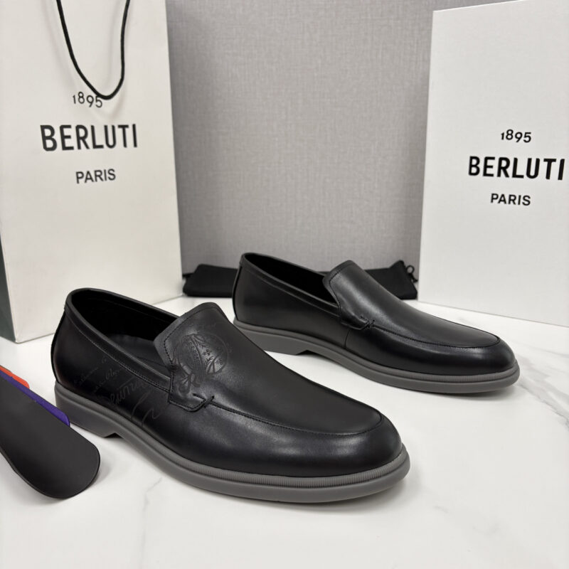 BERLUTI 新款手工擦色乐福鞋