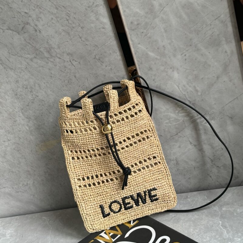 LOEWE 拉菲草手绳手机包 1006