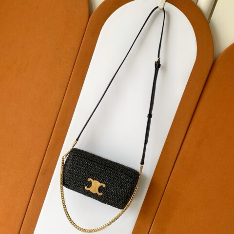 CELINE  MULTIPOCHETTE植物材料袖珍包 编号：10M432