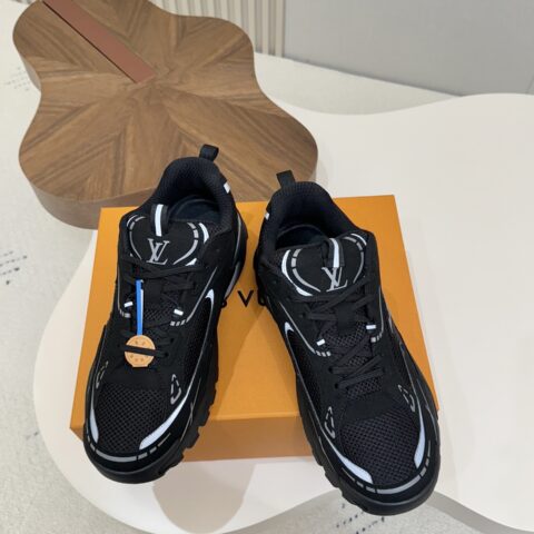 LV Runner tatic 最新男士运动鞋