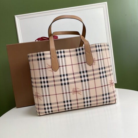 Burberry B家双面购物袋 型号4001