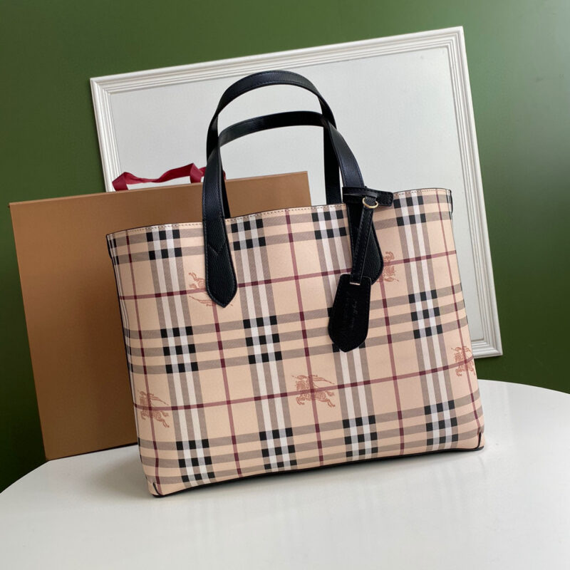 Burberry B家双面购物袋 型号4001