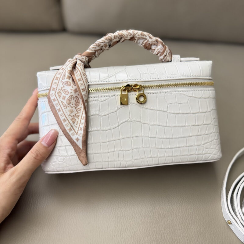 Loro Piana Extra Pocket L19手拿包 型号:FAO6385 尼罗鳄 低语白