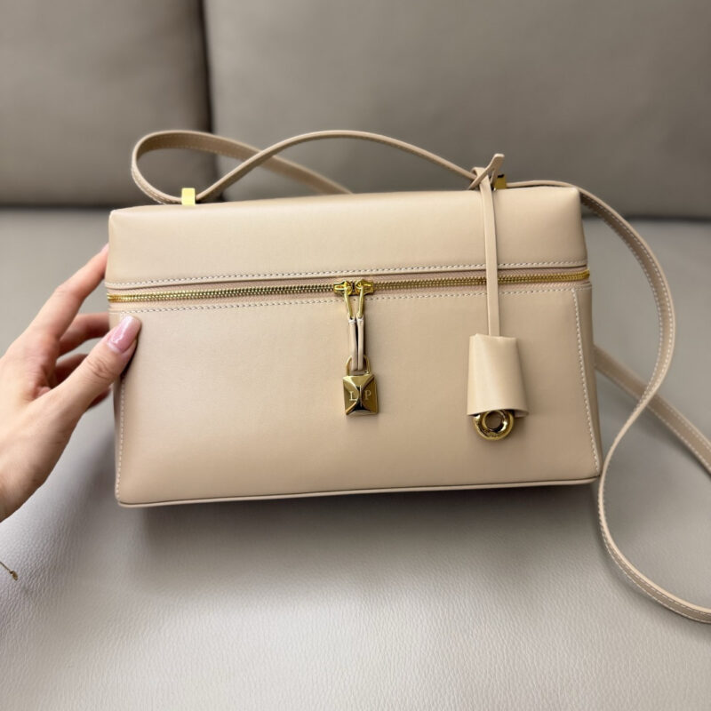 Loro Piana Extra Bag L27手袋 平纹 型号:FAN3462 浅乳香色