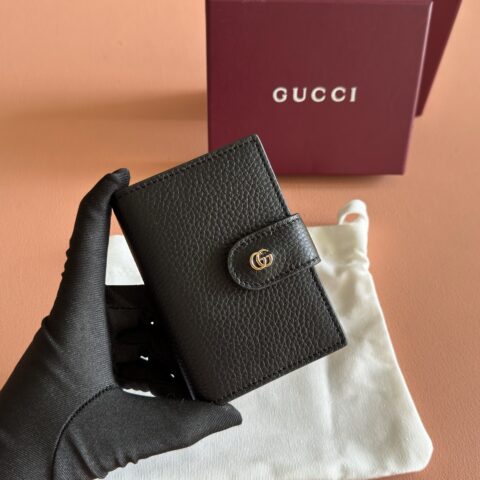 GUCCI GG Marmont系列 型号：855484黑色/安可拉红