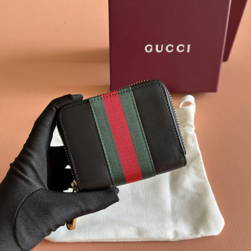 GUCCI GG布艺卡包单品精妙诠释品牌对优质 型号: 867349克皮